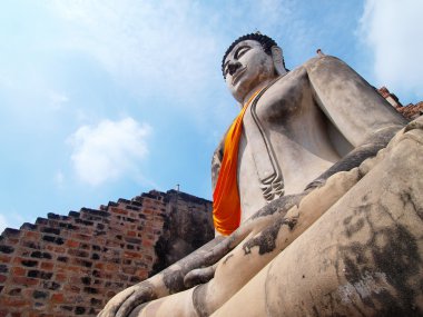 Buda heykelinin wat yai chai mongkol-ayuttaya, Tayland
