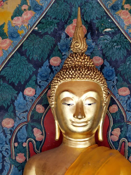 Будда статуя в цьому — стокове фото