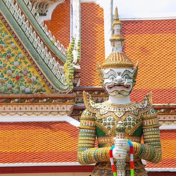 Thajské démon v luxusním paláci, bangkok Thajsko — Stock fotografie