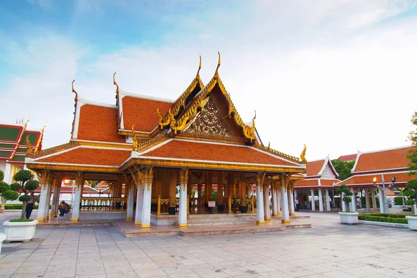 Тайская архитектура: Ват Ратчанадда, Лоха Прасат — стоковое фото