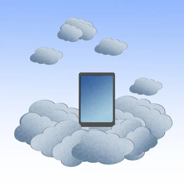 Papel de reciclaje, concepto de computación en nube con Tablet en las nubes — Foto de Stock