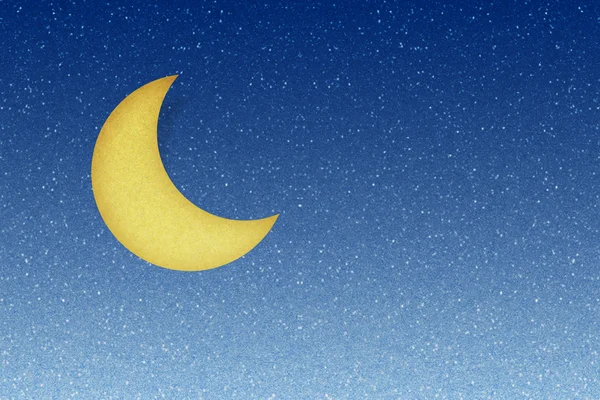 Переработанная бумажная луна по ночам — стоковое фото