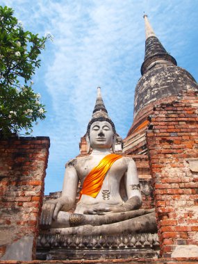 Buda heykelinin wat yai chai mongkol-ayuttaya, Tayland