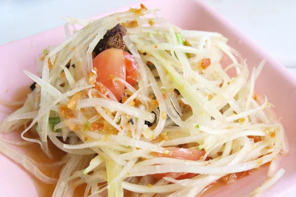 Somtum o ensalada de papaya verde es el plato más popular en Tailandés —  Fotos de Stock