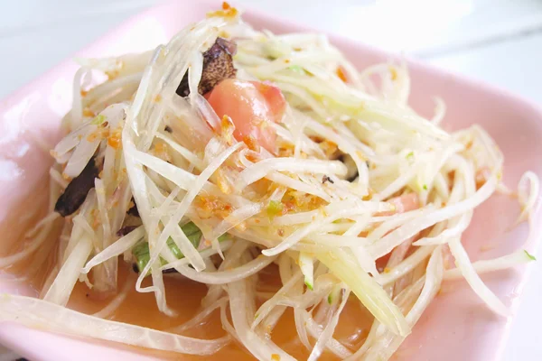 Somtum eller grön papaya sallad är den mest populära maträtt i thailan — Stockfoto