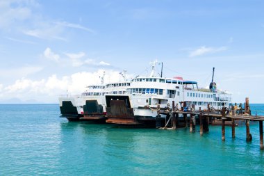 samui Adası'nda yolcu feribot tekne görünümü