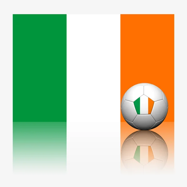 Irlanda futebol e bandeira com refletir sobre backgroun branco — Fotografia de Stock