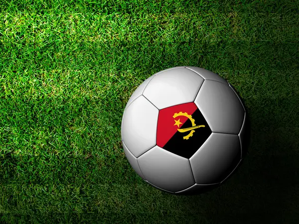 Модель флага Анголы 3d рендеринг футбольного мяча в зеленой траве — стоковое фото