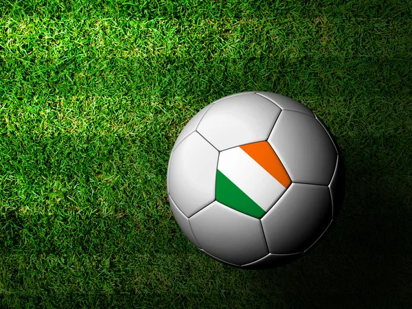 Ierland vlag patroon 3D-weergave van een voetbal in groen gras — Stockfoto