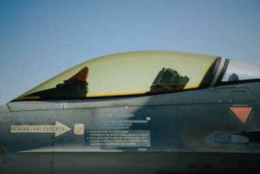 f-16 jet avcı uçağı