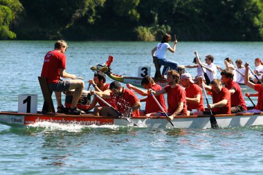 Dragon Tekne yarışında Rhine/Schweiz