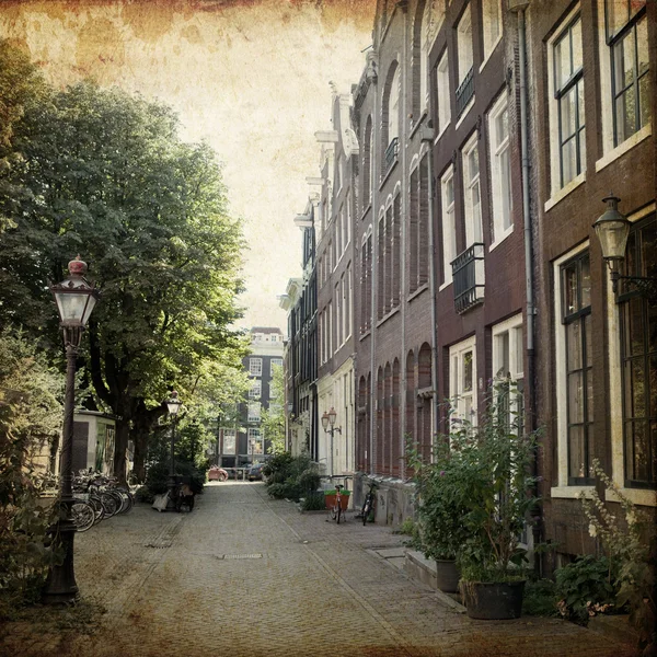 Vues du vieux Amsterdam réalisées dans un style rétro artistique — Photo