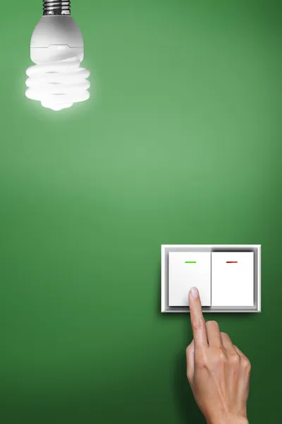 Presionado a mano para interruptor de luz —  Fotos de Stock