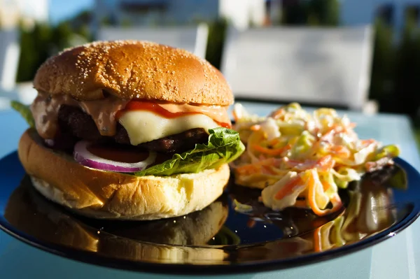 Gegrillter Burger — Stockfoto