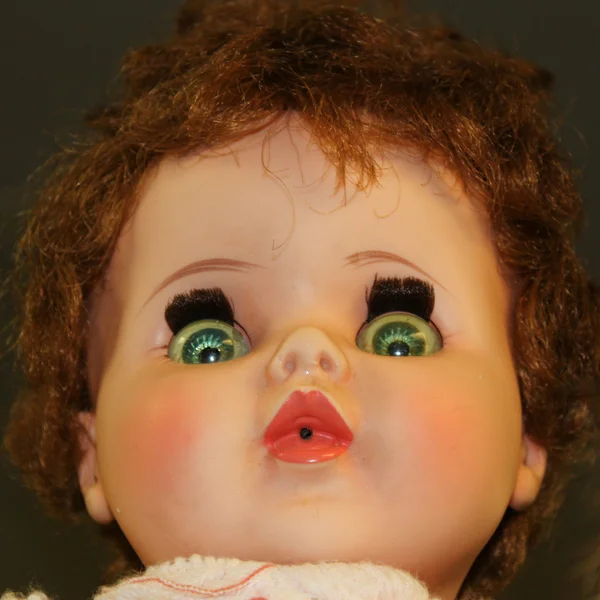 Gamla scary doll — Stockfoto