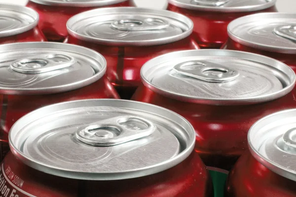 Muitas latas de refrigerante — Fotografia de Stock