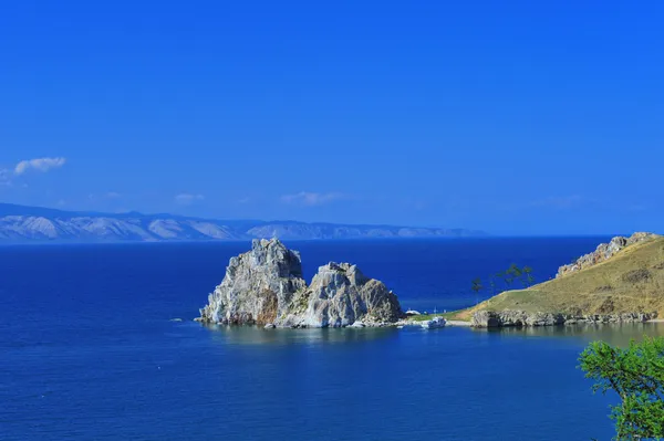 Shaman 's Rock in Sibéria (Olkhon Island, Rússia) ) — Fotografia de Stock