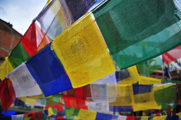 Bandera Budhist en el cielo — Foto de Stock