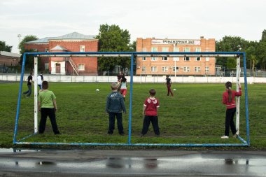 arka bahçede futbol