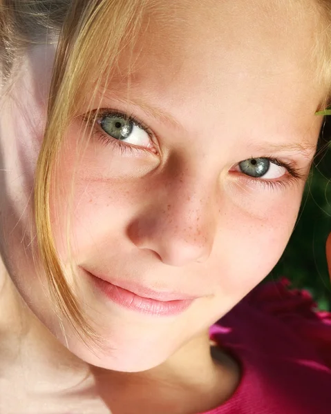 Closeup face cheerful young girl — Stock Photo, Image