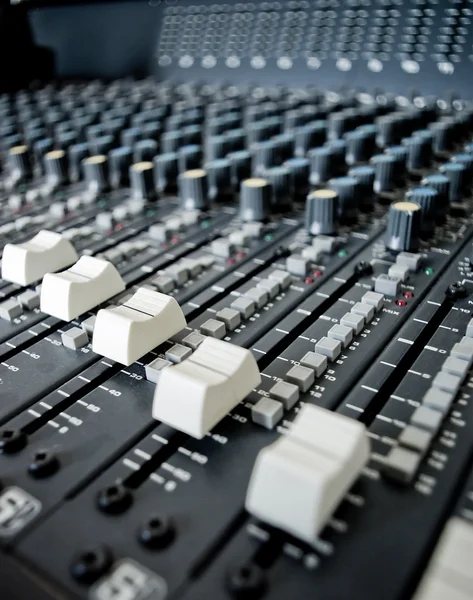 Audio inženýr, mixování deska Stock Snímky