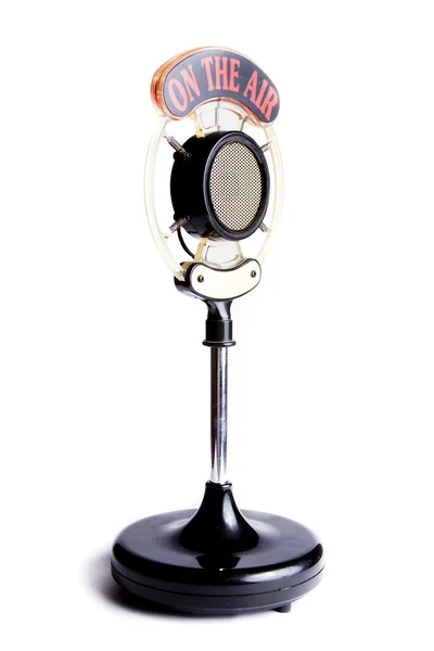 Foto de micrófono viejo aislado en blanco — Foto de Stock
