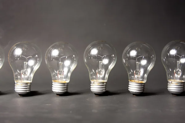 Концепція ідей з серією лампочок — стокове фото