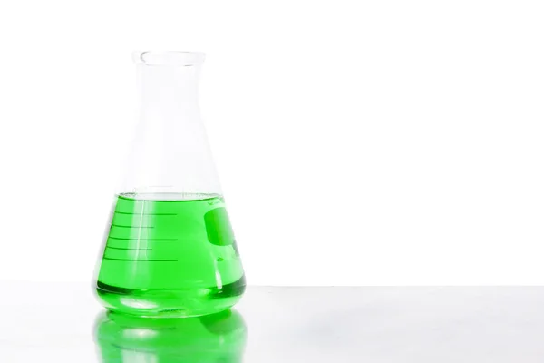 Grønt laboratorieutstyr – stockfoto