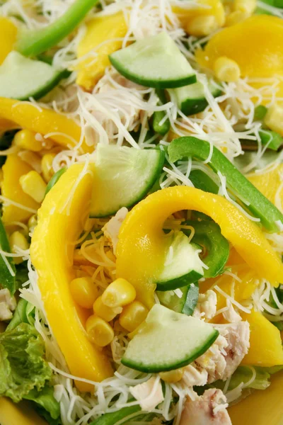 Tavuk ve mango salatası — Stok fotoğraf