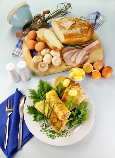 Varmvalsade omelett — Stockfoto