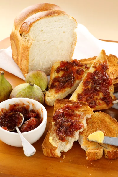 Rustik incir reçeli ve ekmek — Stok fotoğraf