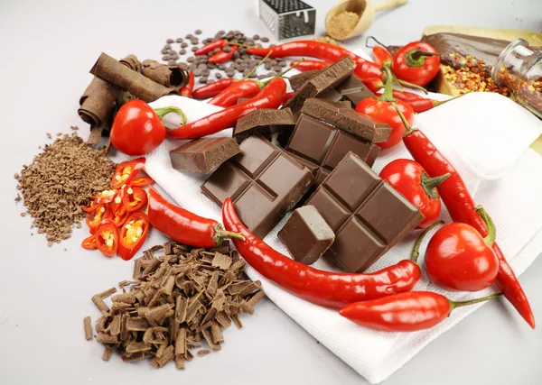 Peperoncini e cioccolato — Foto Stock