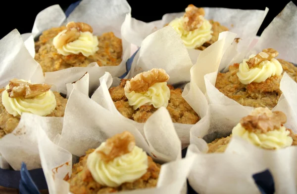 Fruit muffins met walnoten 3 — Stok fotoğraf