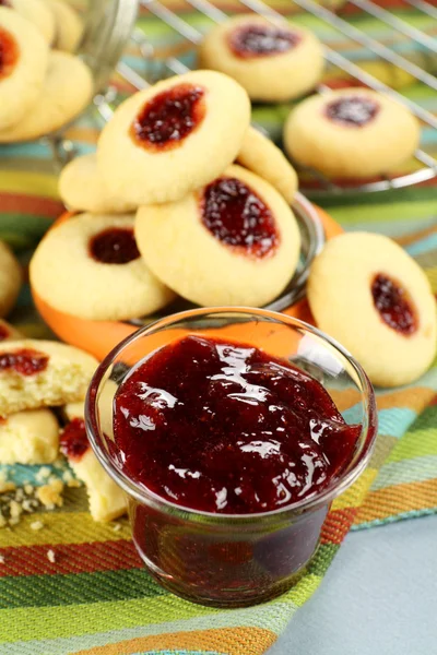 Strawberry Jam And Biscuits — Stock Photo, Image