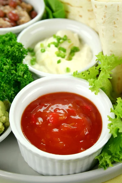 Paradicsomos salsa mártásal és tejföllel — Stock Fotó