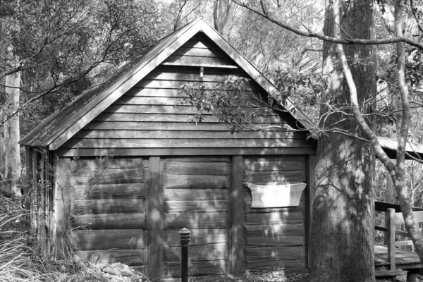 Antigua cabaña de troncos 2 —  Fotos de Stock