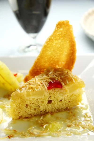 Pineapple Upside Down Cake — Stock Photo, Image