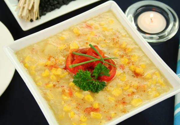 Paprika, chilli a kukuřice rybí polévka — Stock fotografie