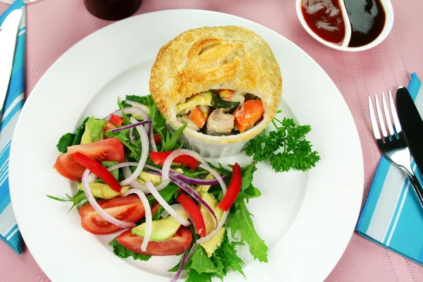 Chicken And Vegetable Pie — Stock Photo, Image