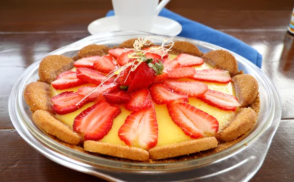 Strawberry Custard Biscuit Tart — Stock Photo, Image