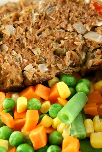 Meatloaf And Vegetables 2 — Stock Photo, Image