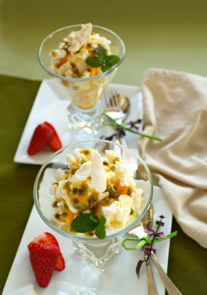 Desserts de meringue — Photo