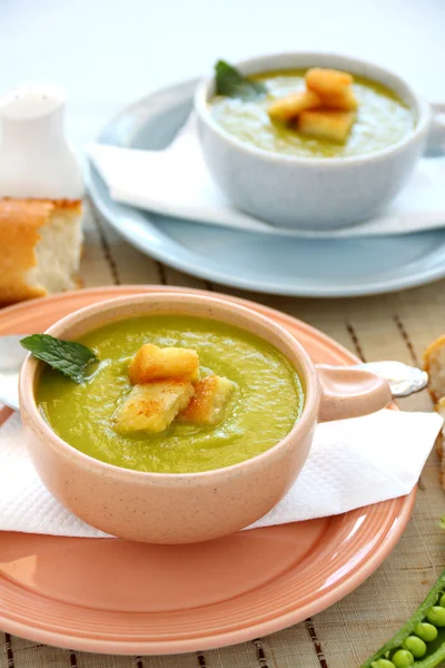 Pea Soup With Mint — Stock Photo, Image