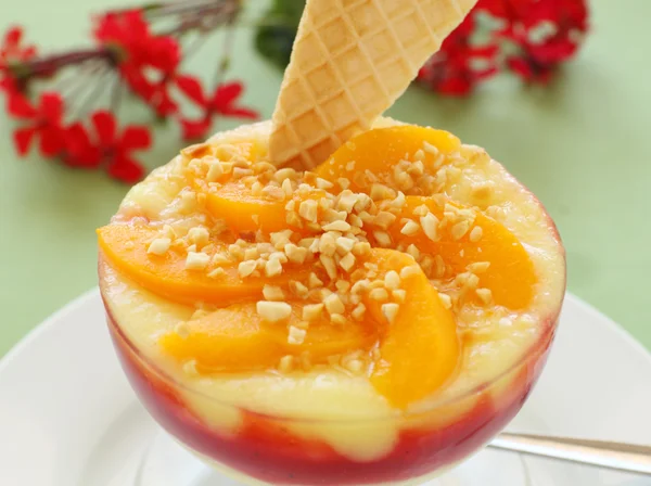 Peach Raspberry Custard — Stock Photo, Image