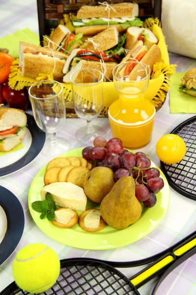 Fruta con un picnic —  Fotos de Stock