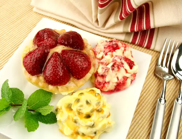 Strawberry Custard Tart — Stock Photo, Image