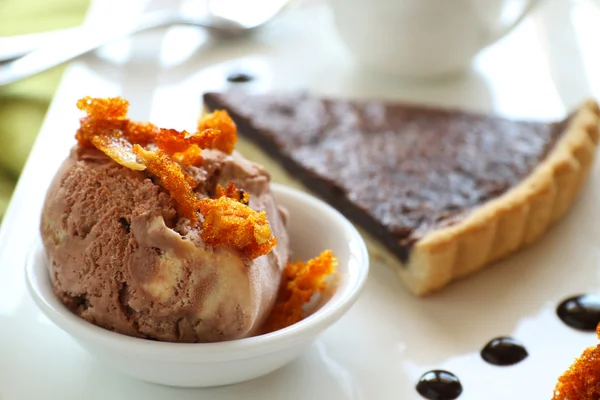 Ice Cream With Honeycomb — Stock Photo, Image