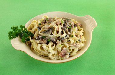 Yargıca carbonara