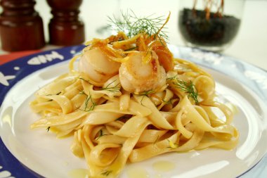 Fettucini deniz tarağı ile