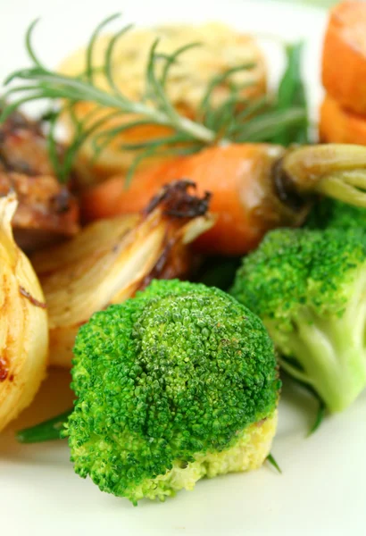 ブロッコリーと旬の焼き野菜 — ストック写真